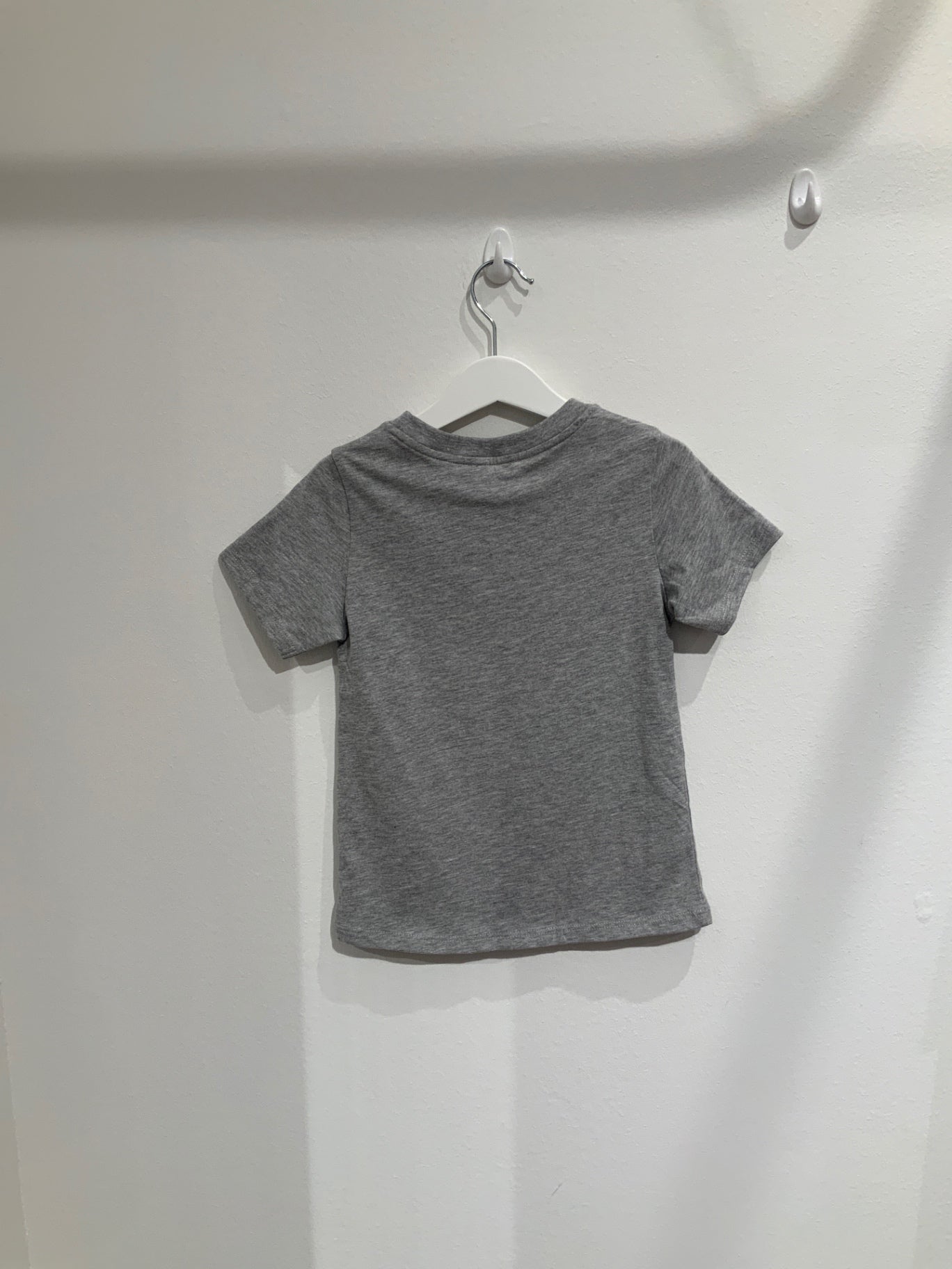 S Livly T-shirt 110/116 Grå (NWT)