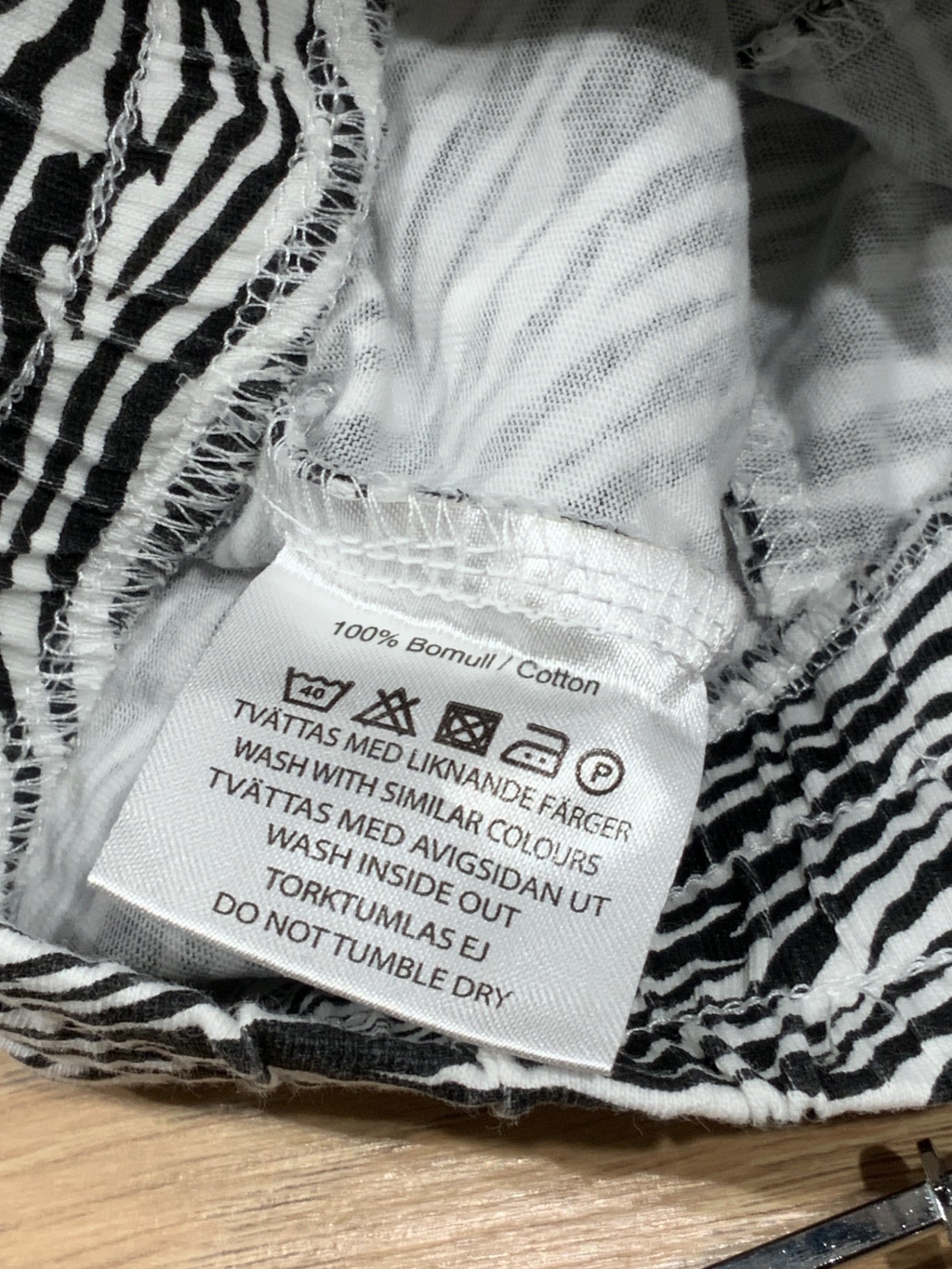 S Casual shorts zebra 110/116