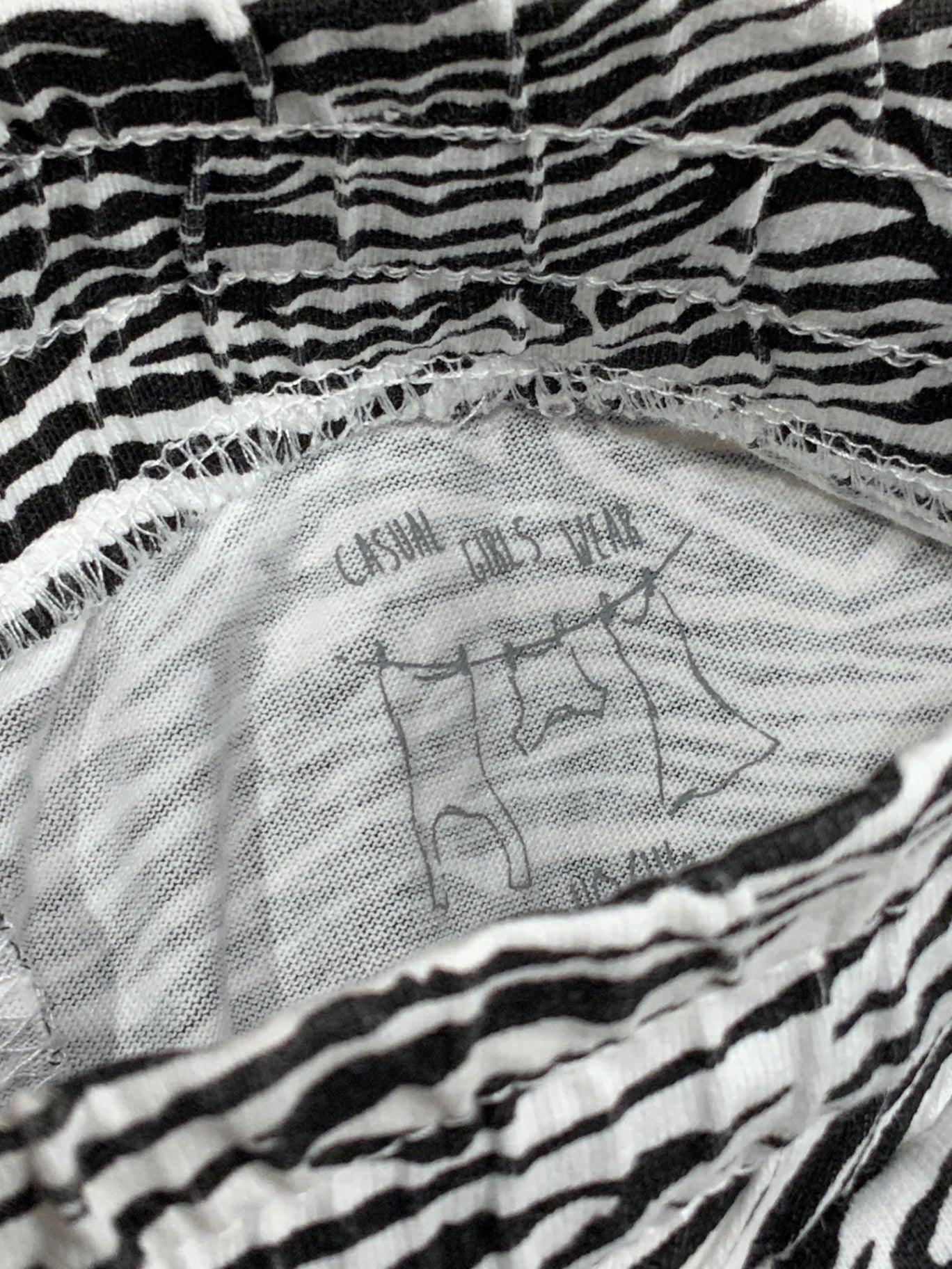 S Casual shorts zebra 110/116