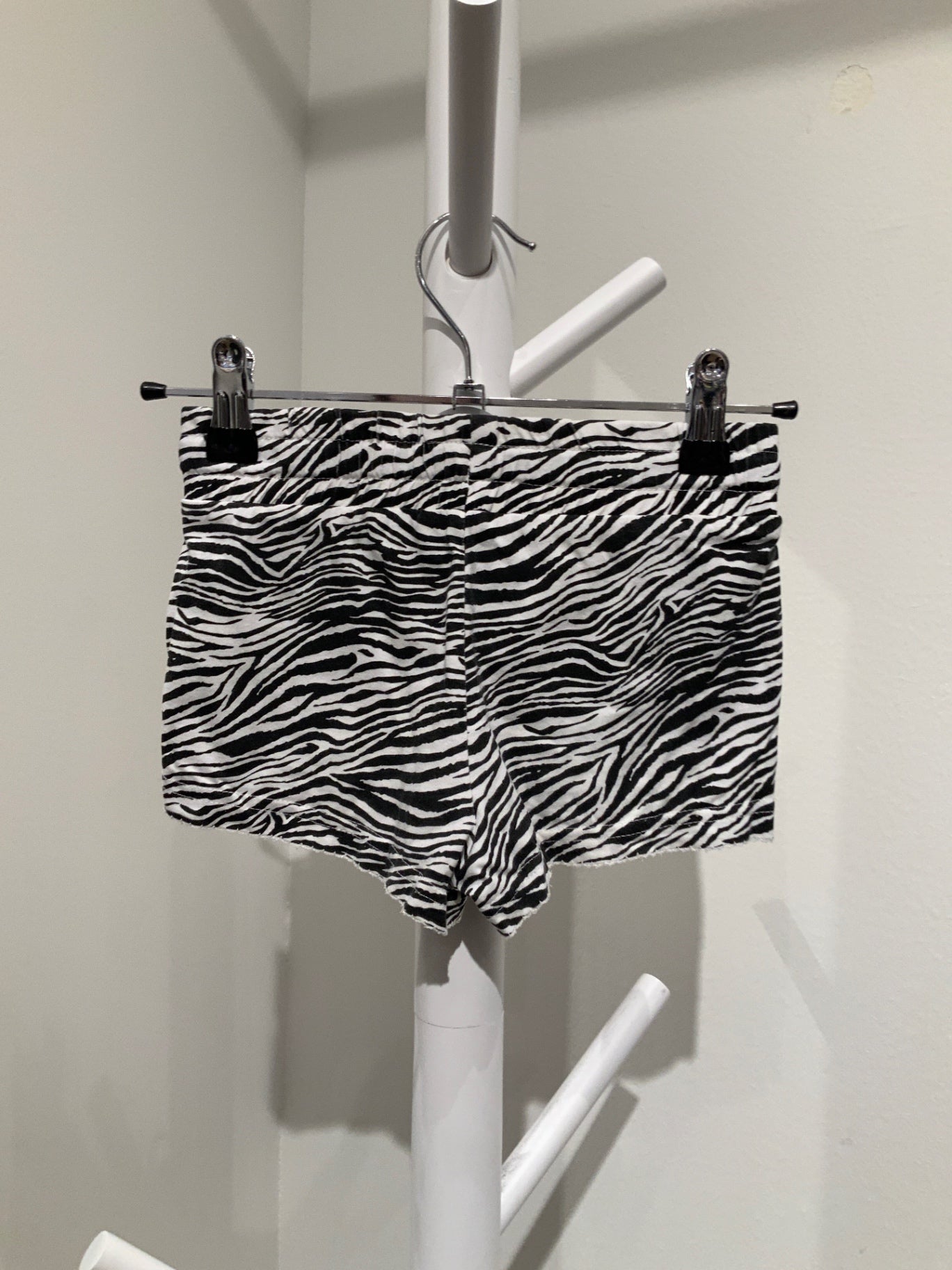 S Casual shorts zebra 110/116