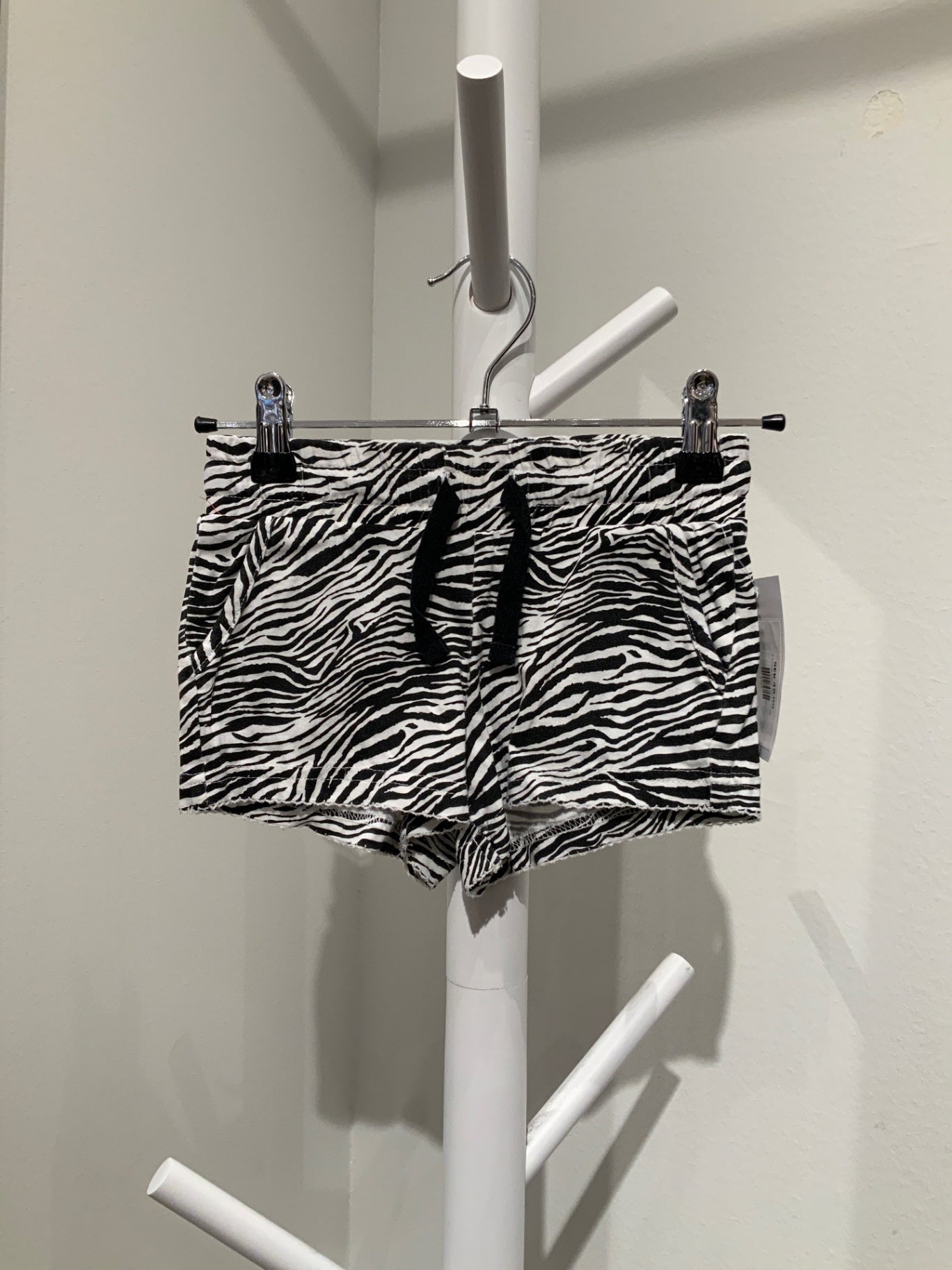 S Casual shorts zebra 110/116