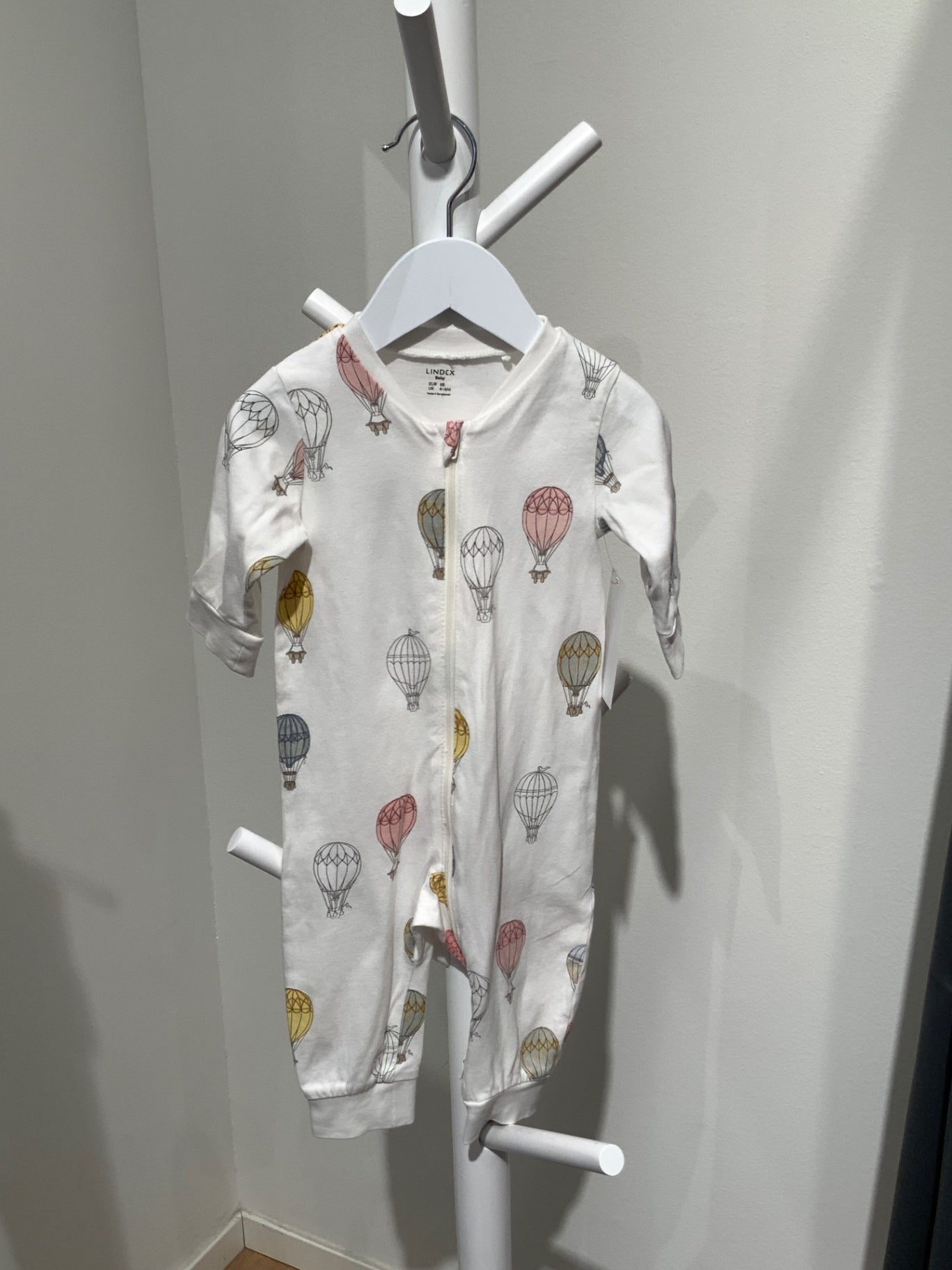 S Lindex Pyjamas 68 Vit/luftballong