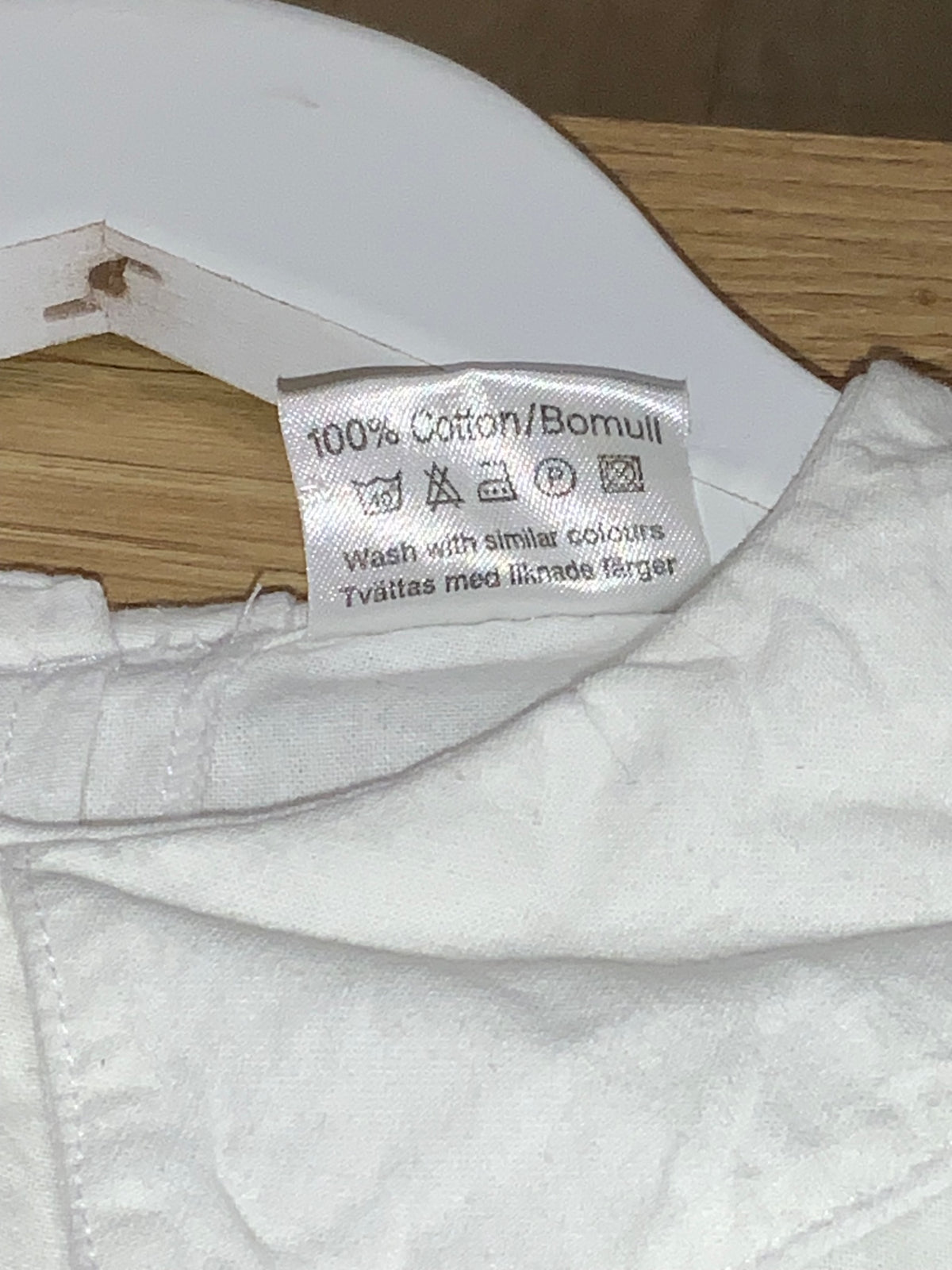 MyWear Luciaklänning 110/116 Vit A: Dov fläck