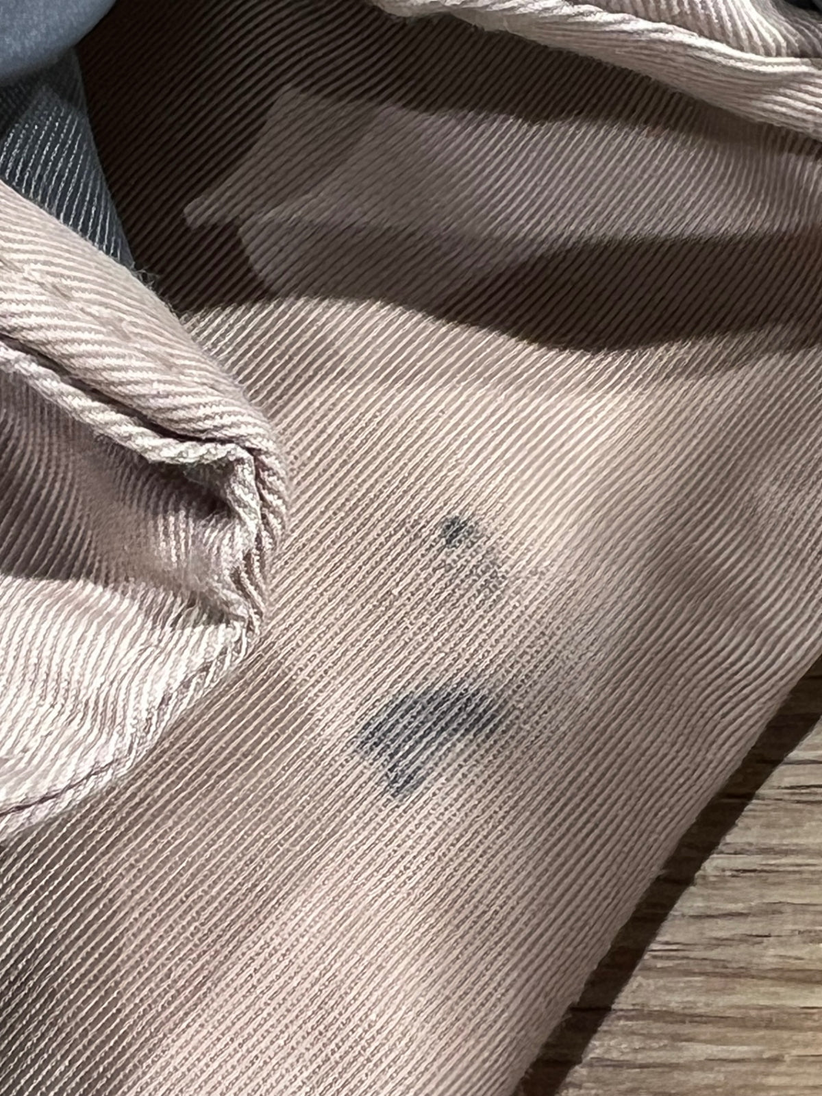 Babyjörn Bärsele Mini 3.2kg-11kg Beige (passar nyfödda bra) A: fläck insidan