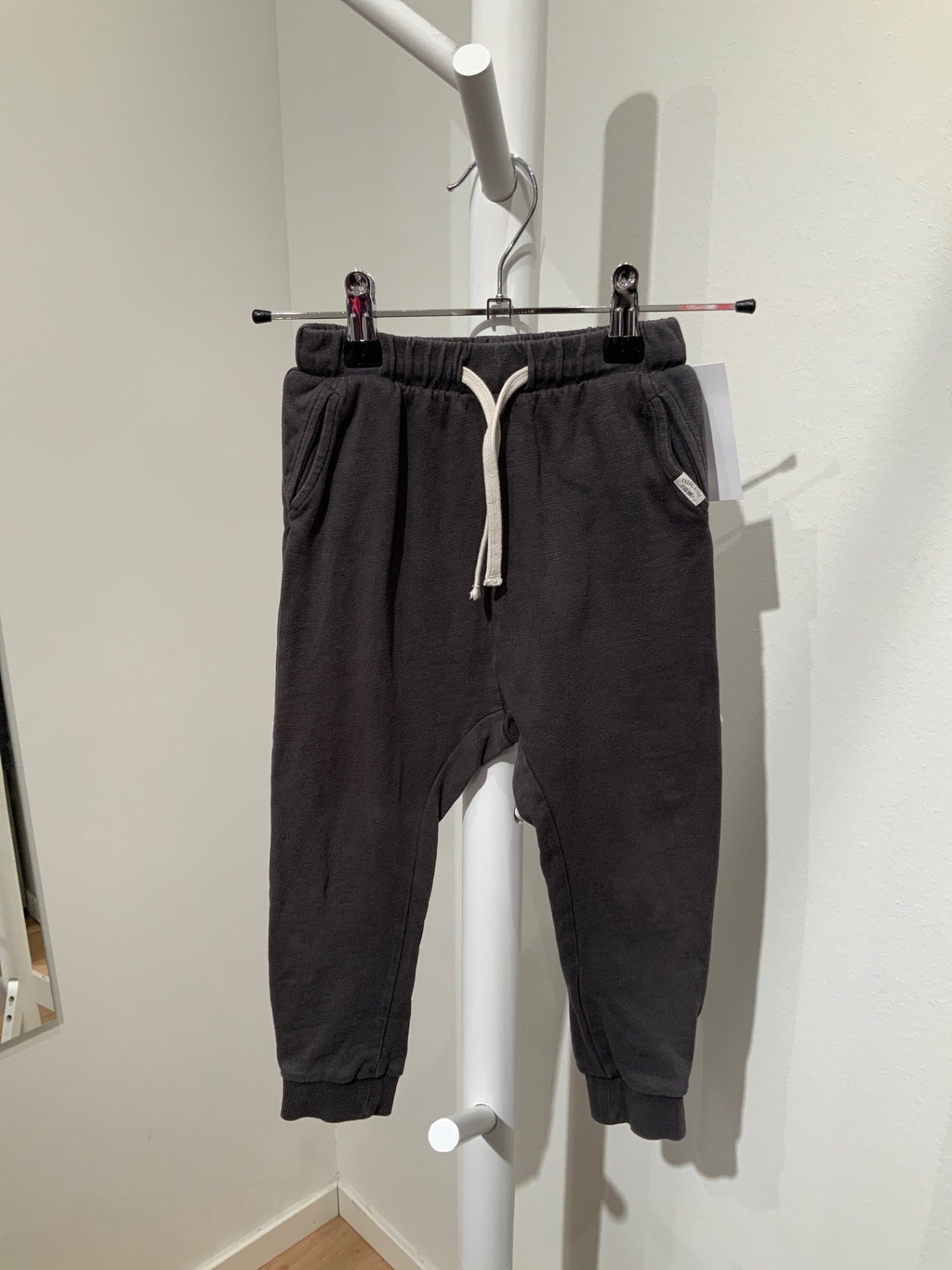 S H&M Byxor 104 grå