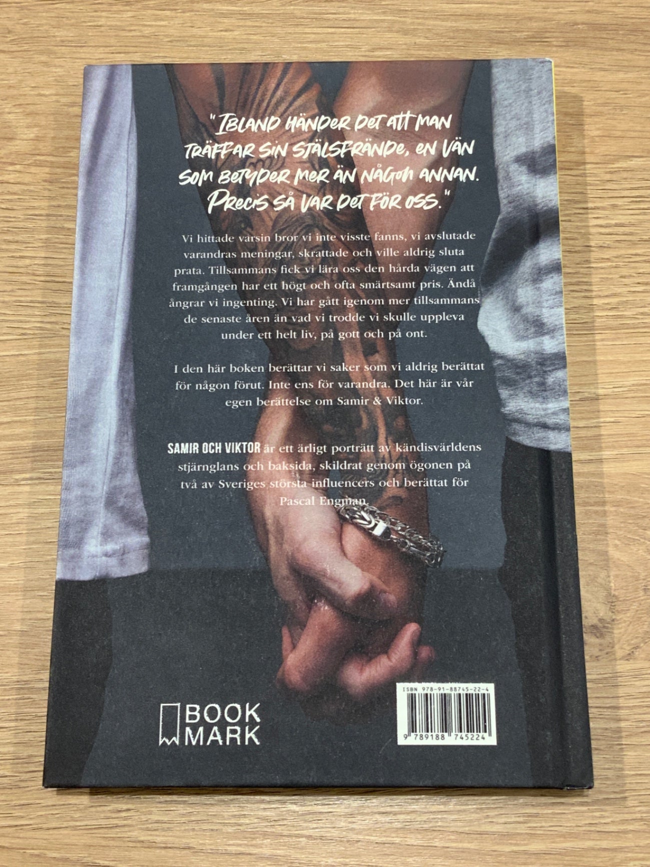 S ”Samir & Viktor” Bookmark Förlag Bok Svart