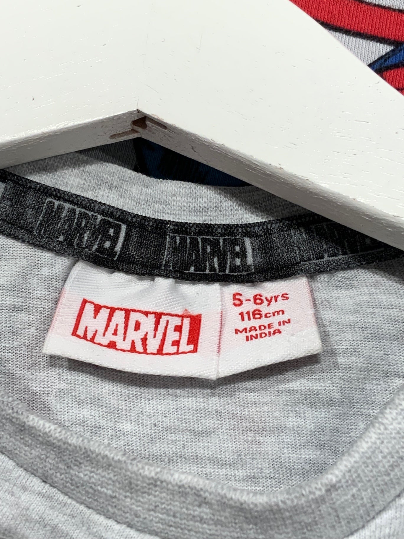 S Marvel Tröja 116 Grå