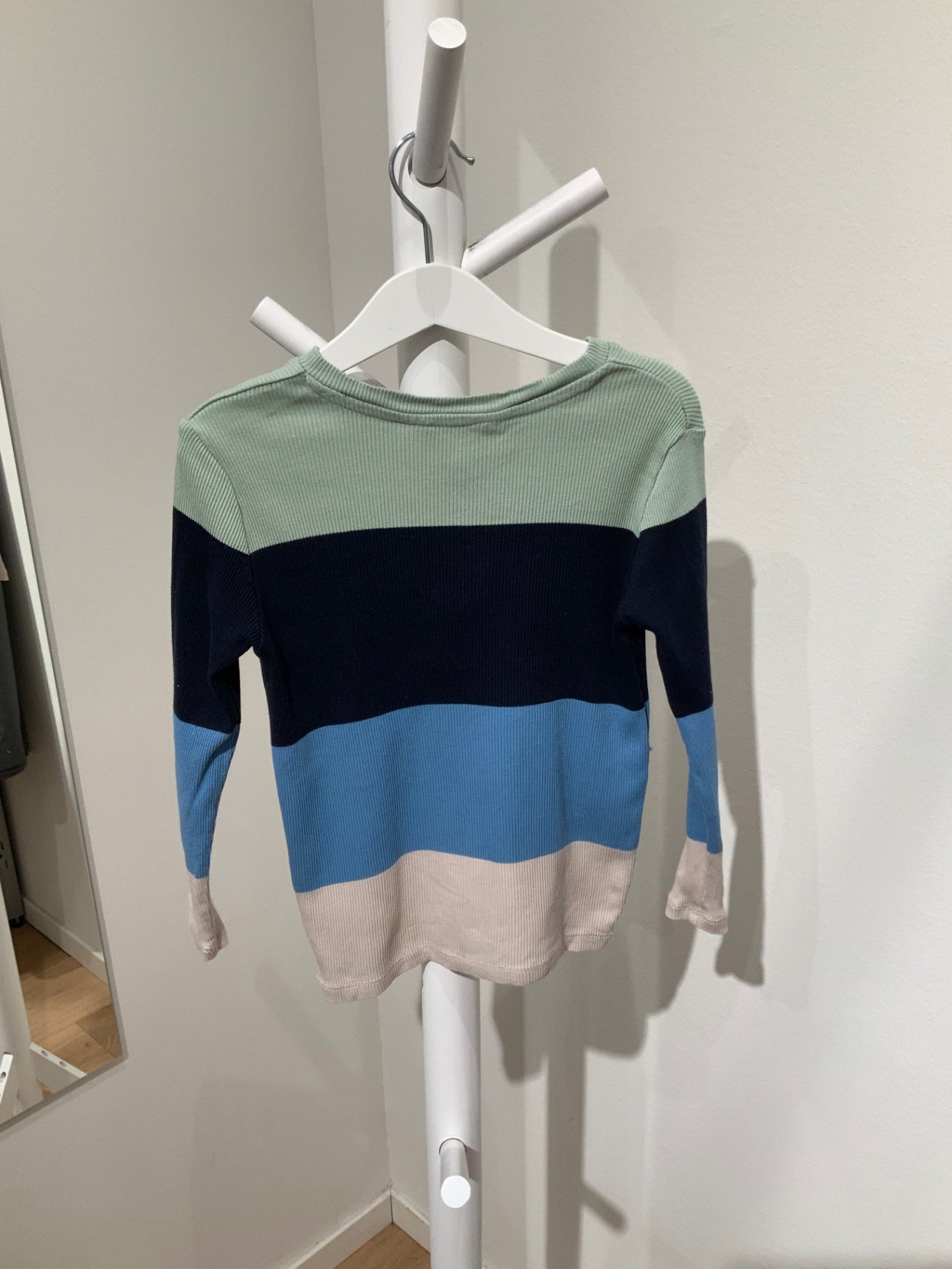 S H&M Tröja 110/116 randig