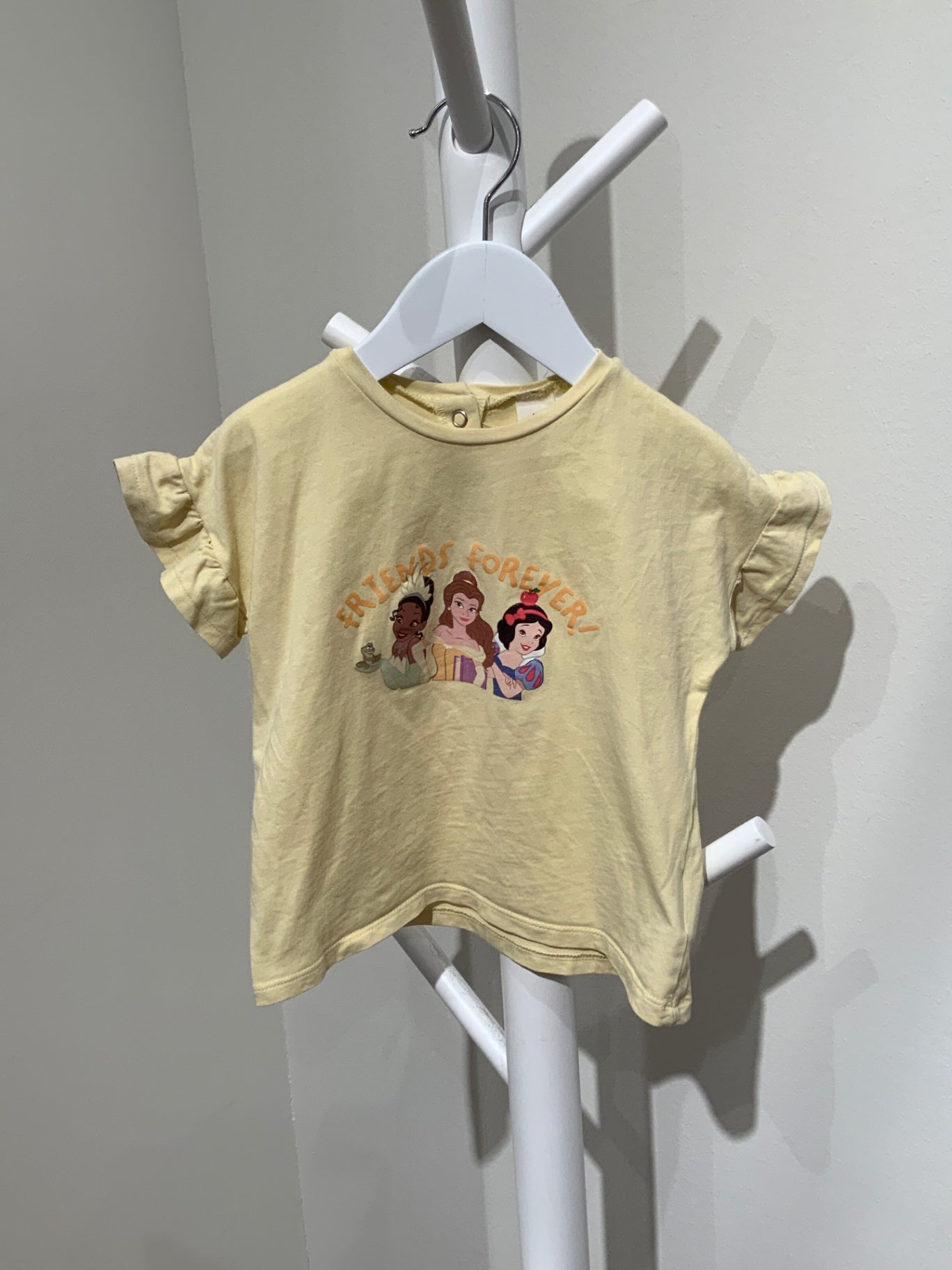 S H&M Disney T-shirt 92 Gul - Prinsessor