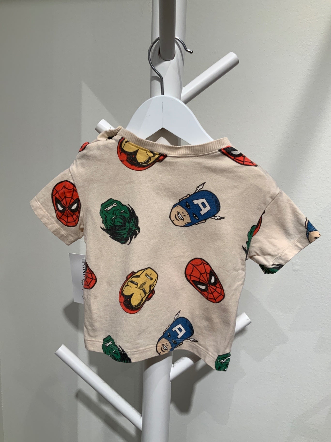 K HM Marvel tshirt beige med heroes 68