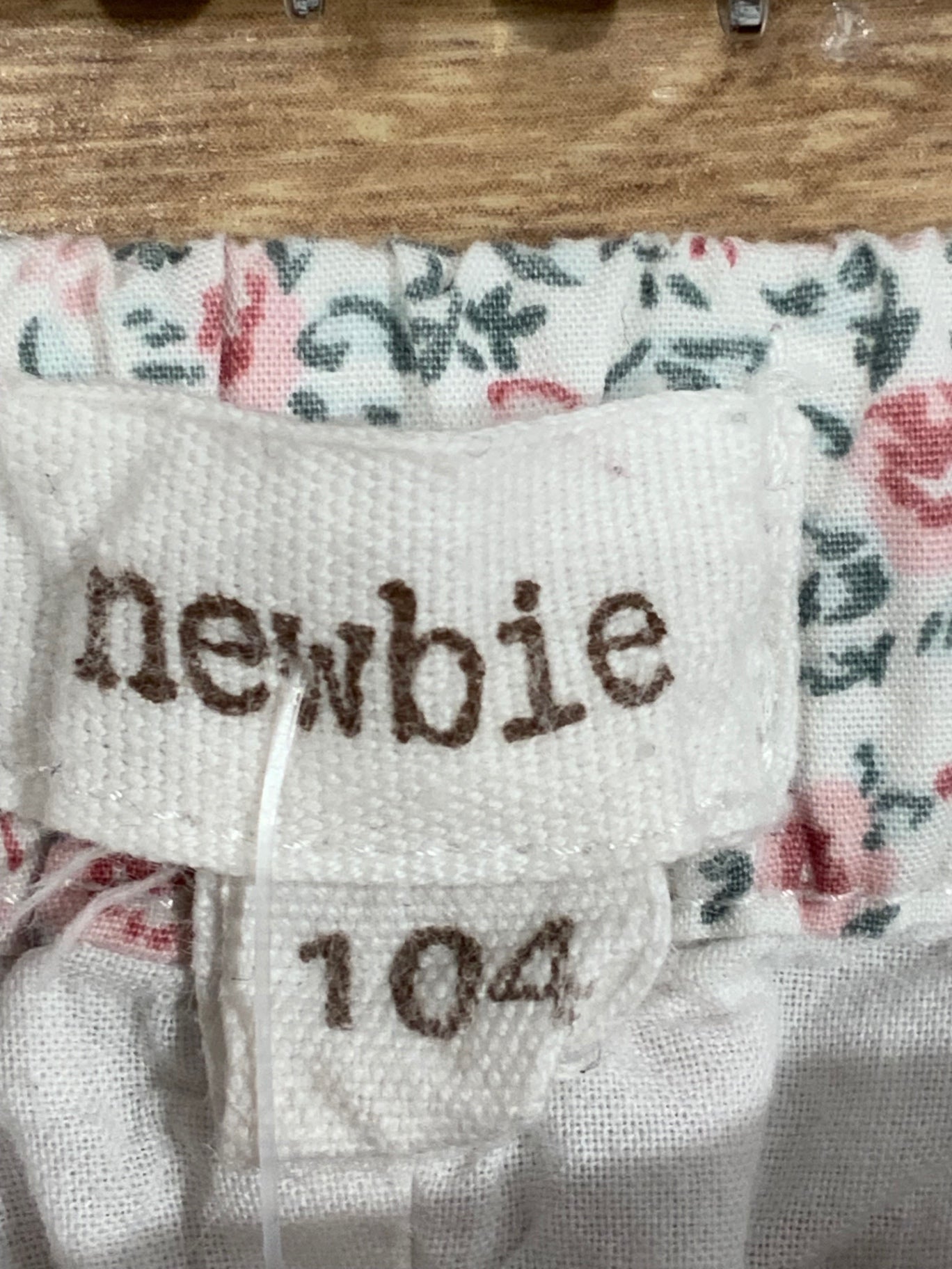 S Newbie shorts småblommig 104