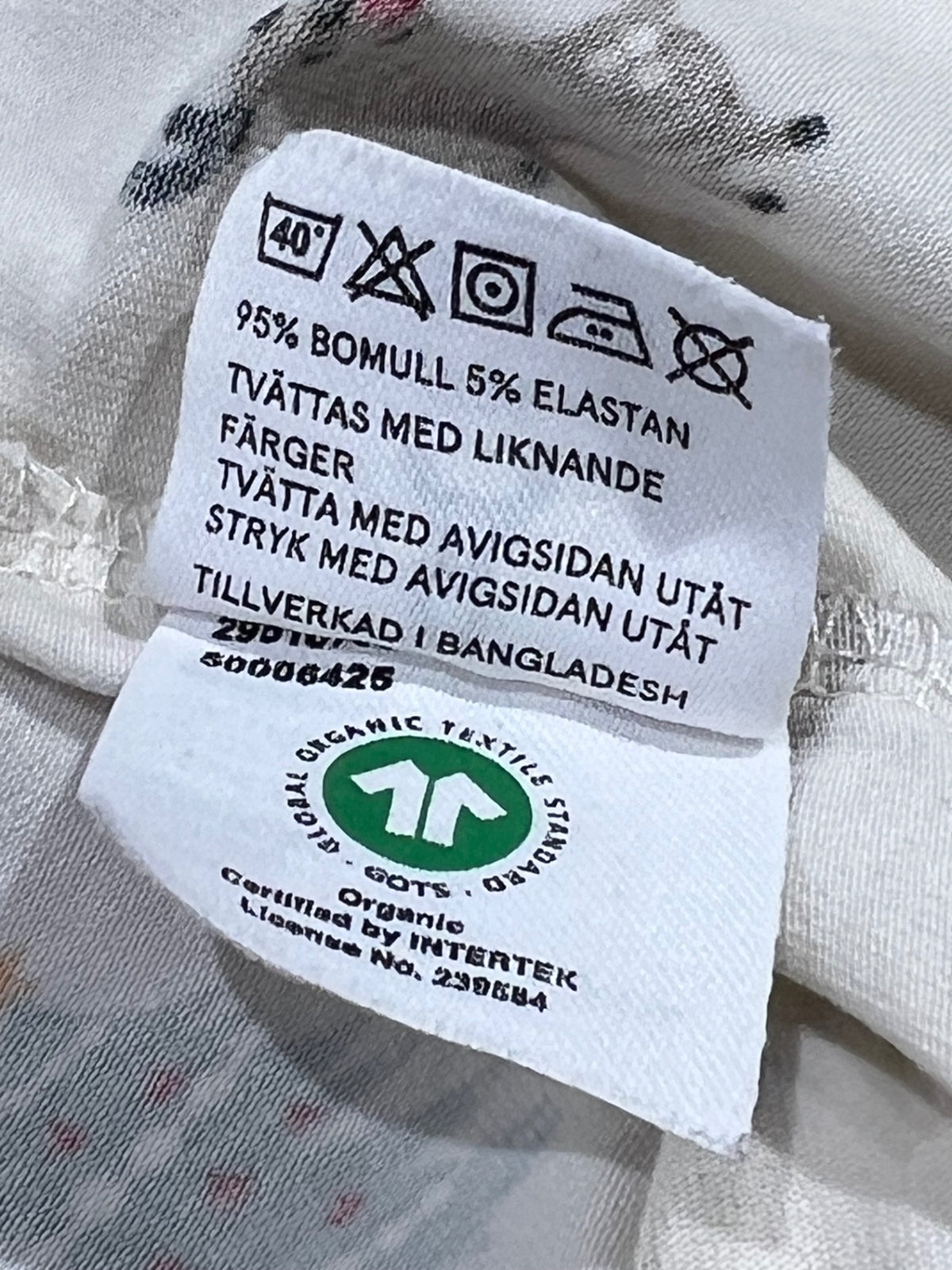 Åhlens Pyjamas 62 Beige/Jultema A: dova fläckar