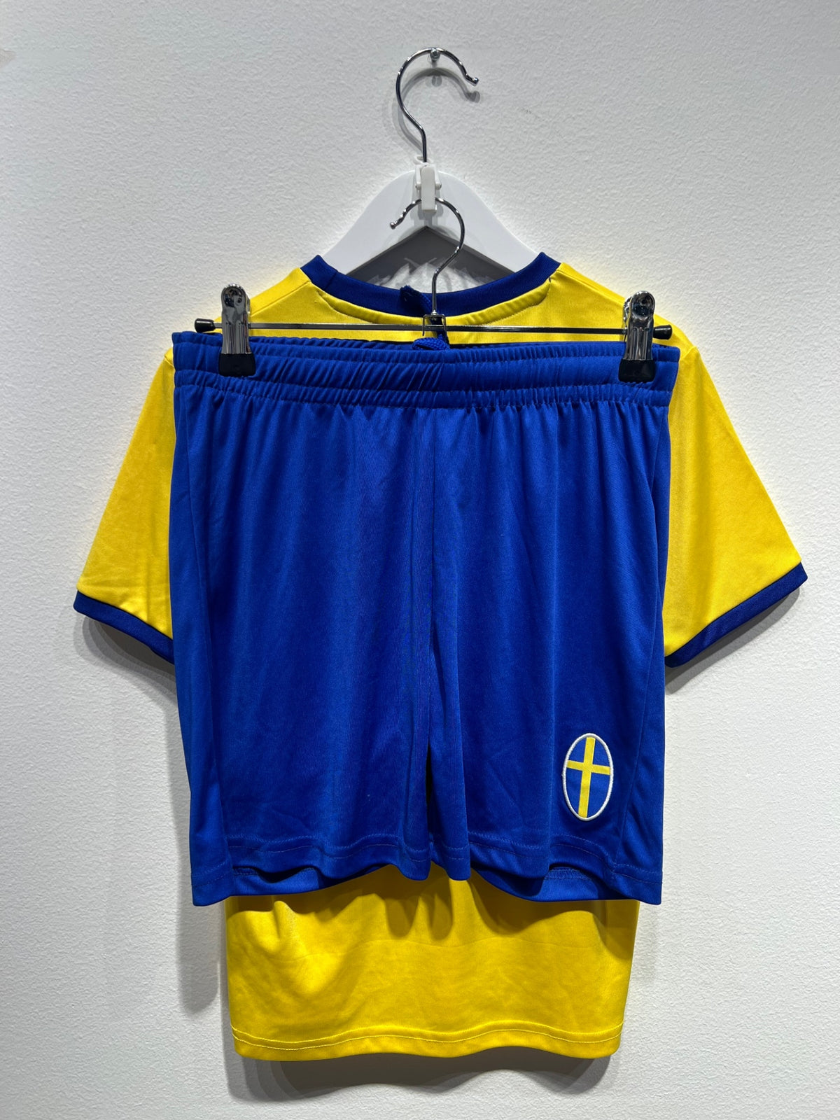 Sverige 2-delat fotbollsset 134/140 Gul/Blå