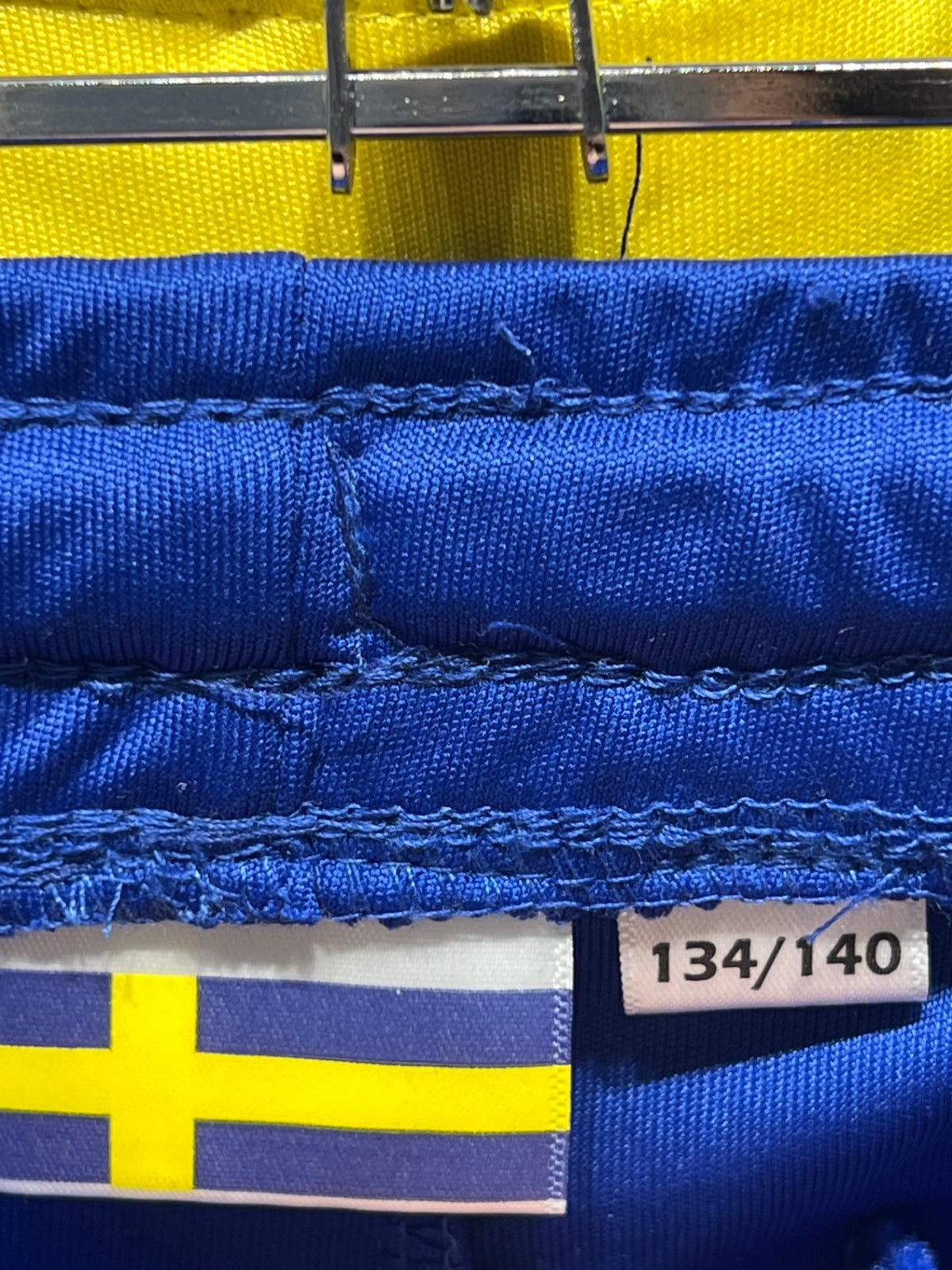 Sverige 2-delat fotbollsset 134/140 Gul/Blå