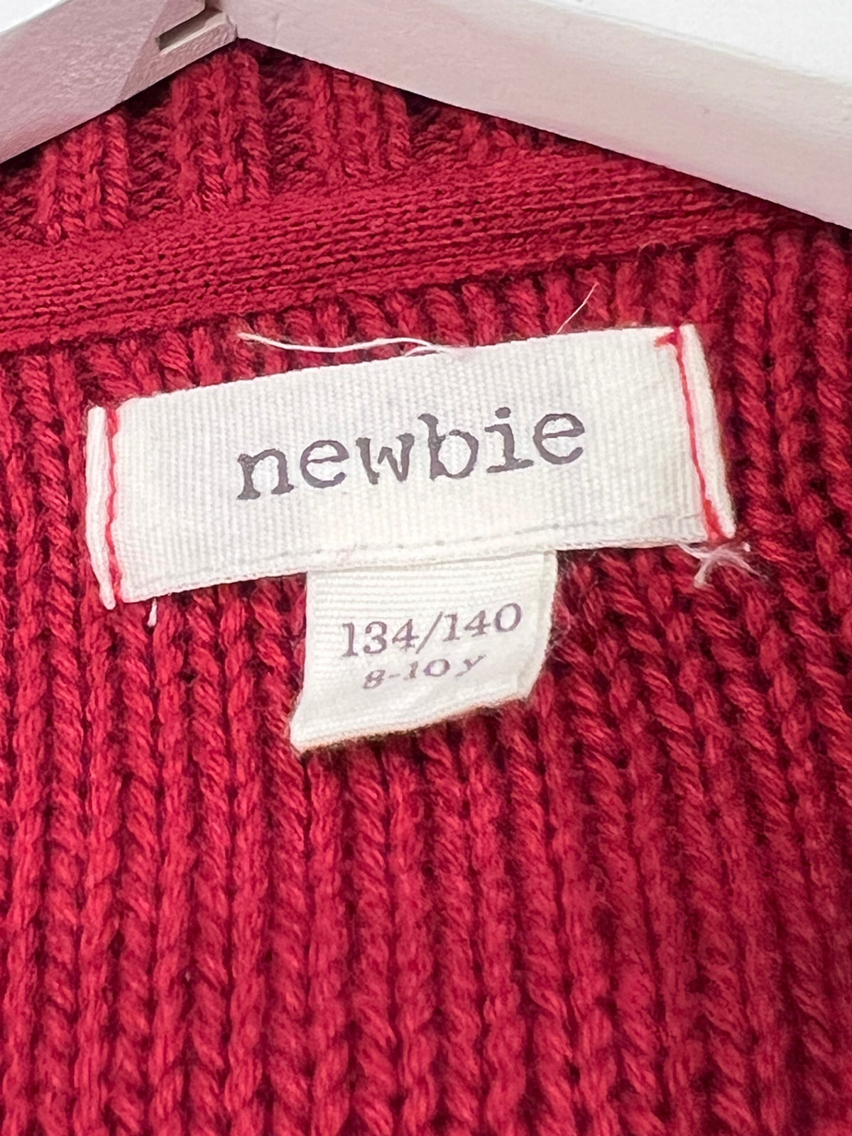 Newbie Stickad tröja 134/140 Röd