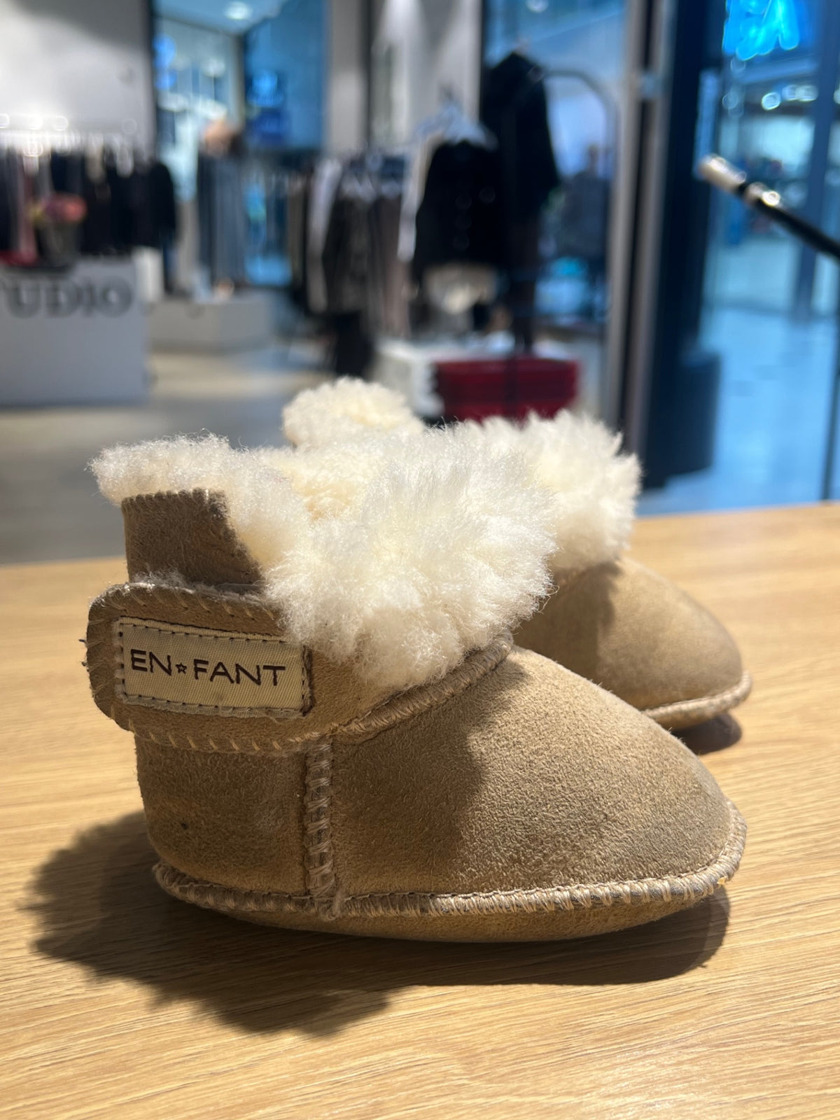 Enfant Fårskinnstofflor 18/19 Beige