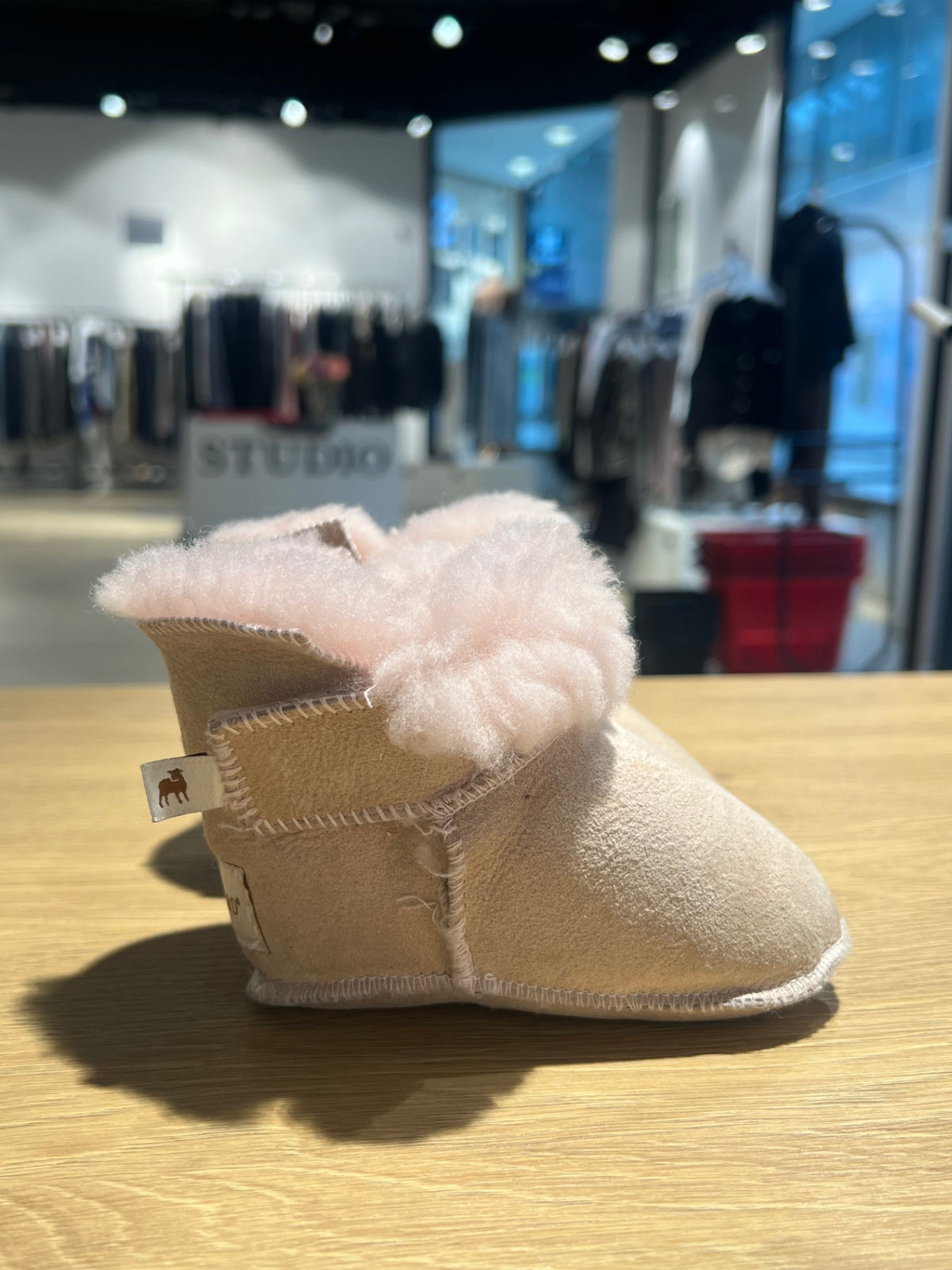 Shepherd Fårskinnstofflor 18/19 Rosa