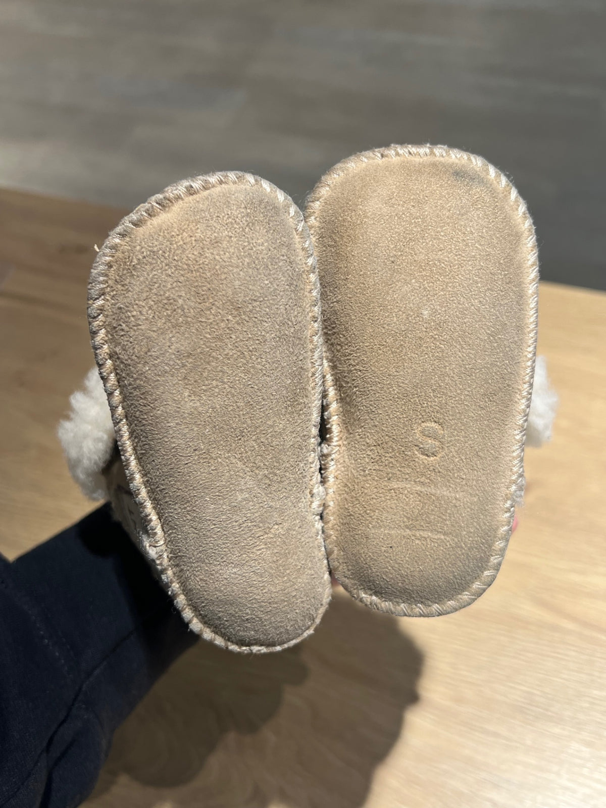 Enfant Fårskinnstofflor 18/19 Beige
