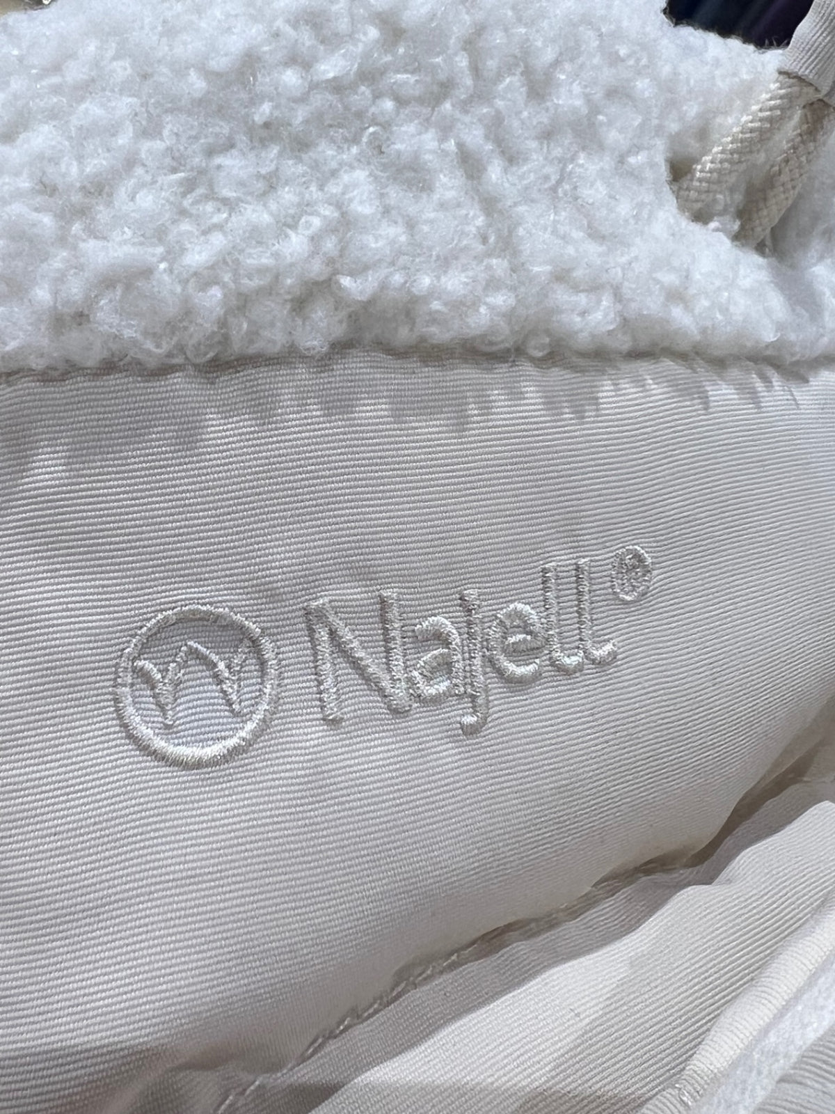 Najell handmuff med dragkedja (dun) Ljusbeige (NY)