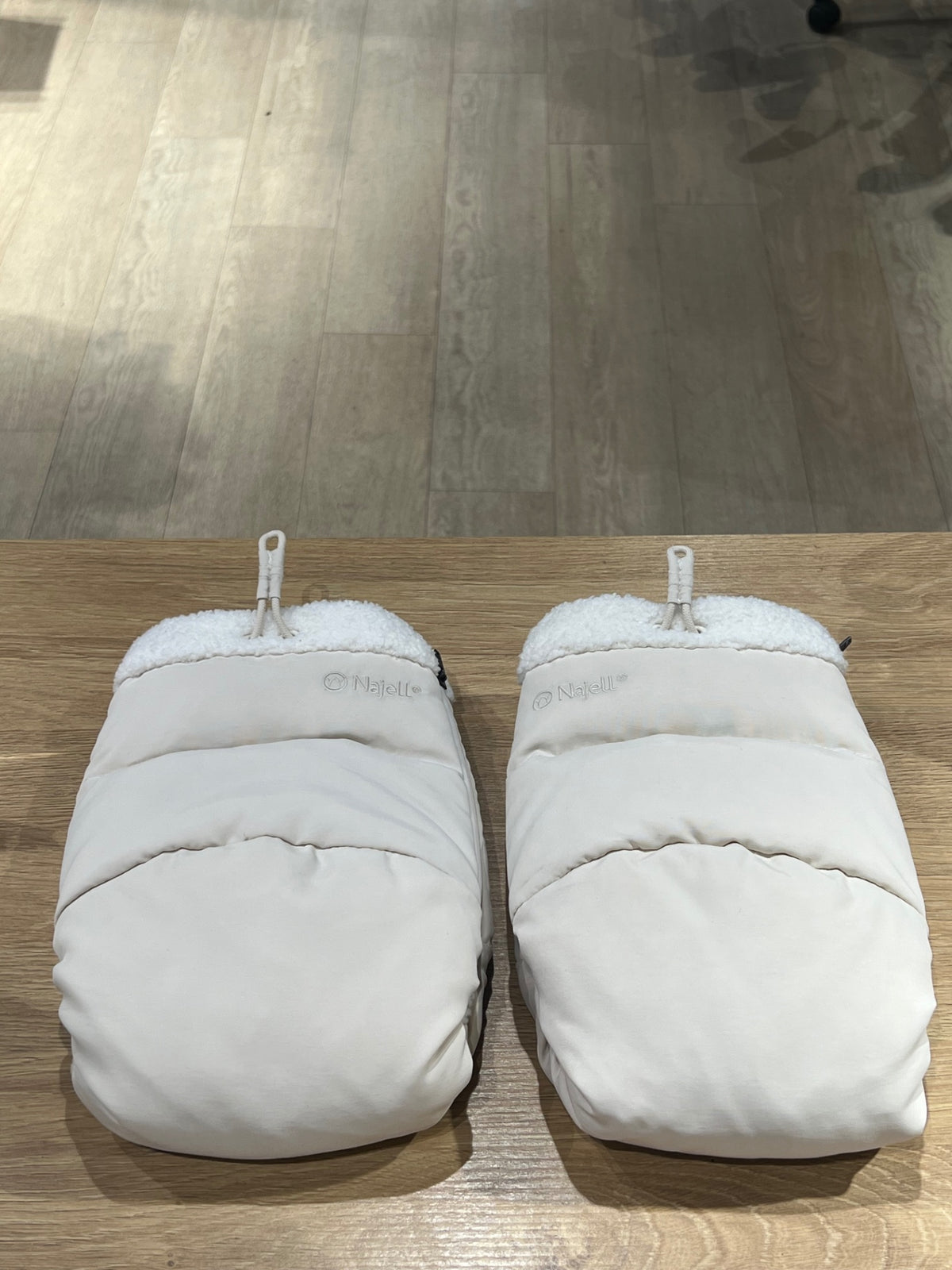 Najell handmuff med dragkedja (dun) Ljusbeige (NY)